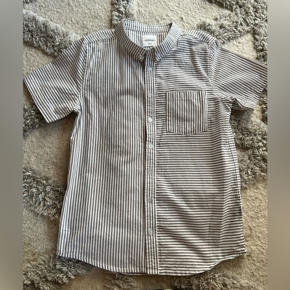 Superism Vision Size 10 boys grey and white stripped short sleeve button down!